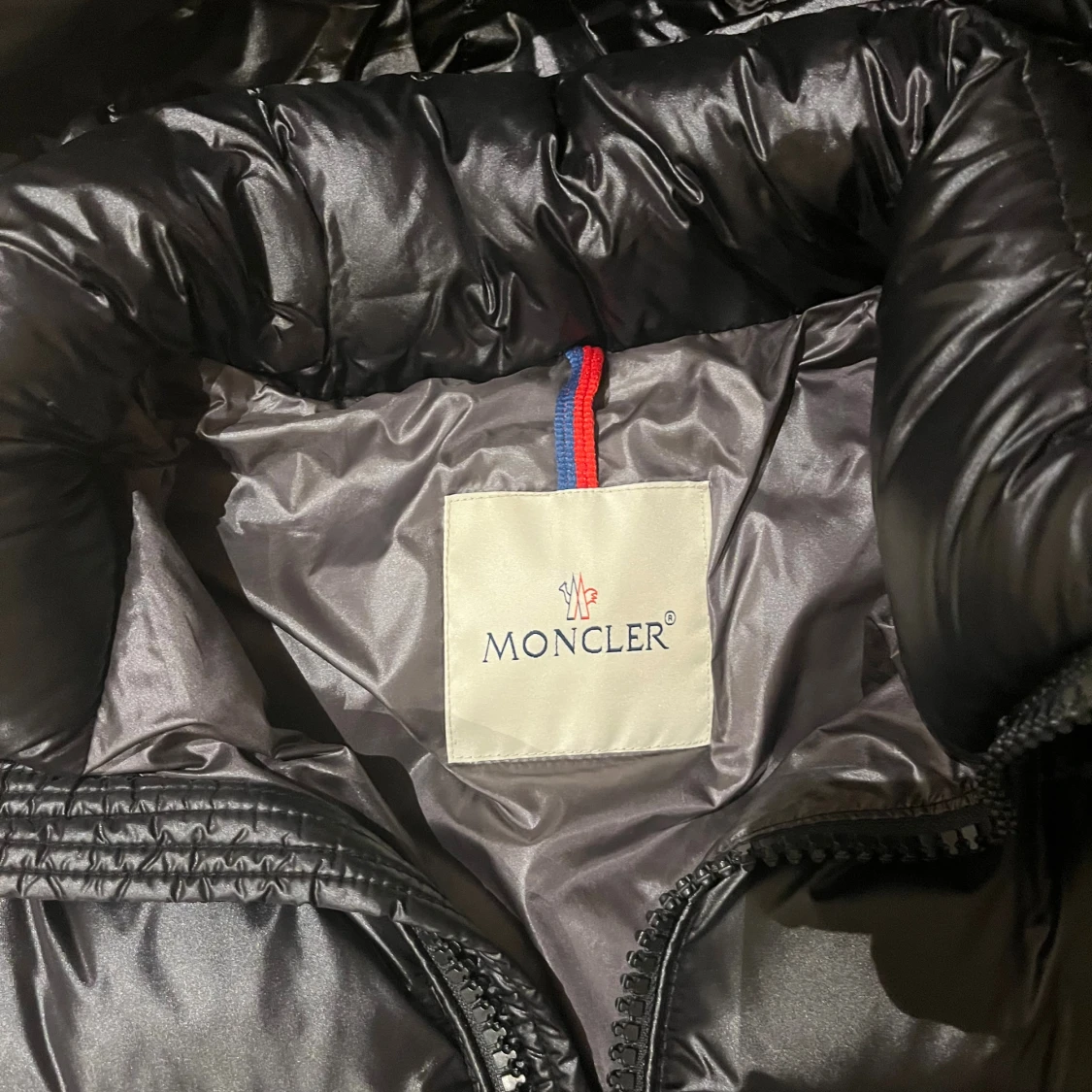 Svart Moncler pufferjacka med luva - 2