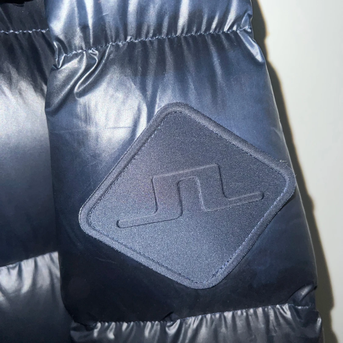 Mörkblå pufferjacka från J.Lindeberg - 2