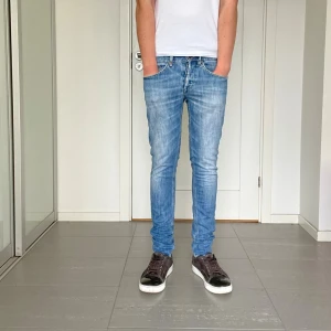 Dondup George Jeans  - Säljer nu dessa Dondup George Jeans, skriv för fler bilder/frågor🙌🏼 