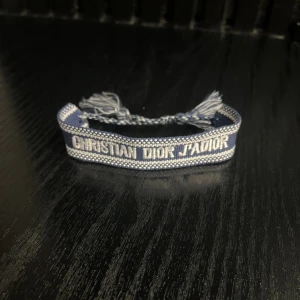 Christian dior armband  - Sprillans nytt armband! Go och hållbar investering! Vid minsta fundering kontakta oss✔️