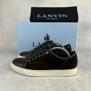 lanvins 41 - Säljer dessa mörk bruna Lanvins I storlek 41 (sitter som 42, stora i storleken) skicket 9/10, dustbagen följer med. 