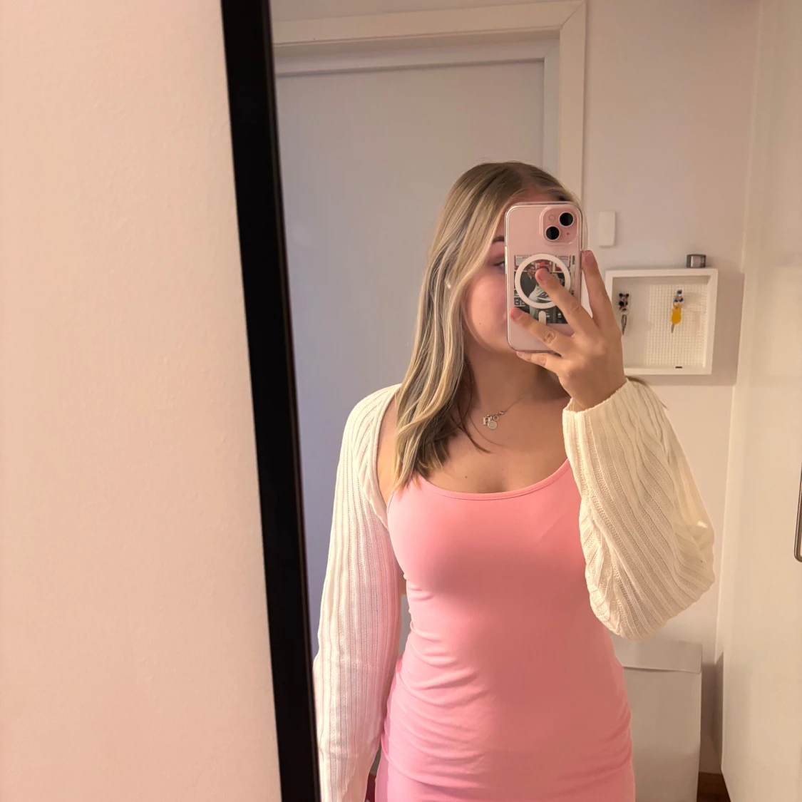 Ribbad croppad kofta i svart och vitt - 1