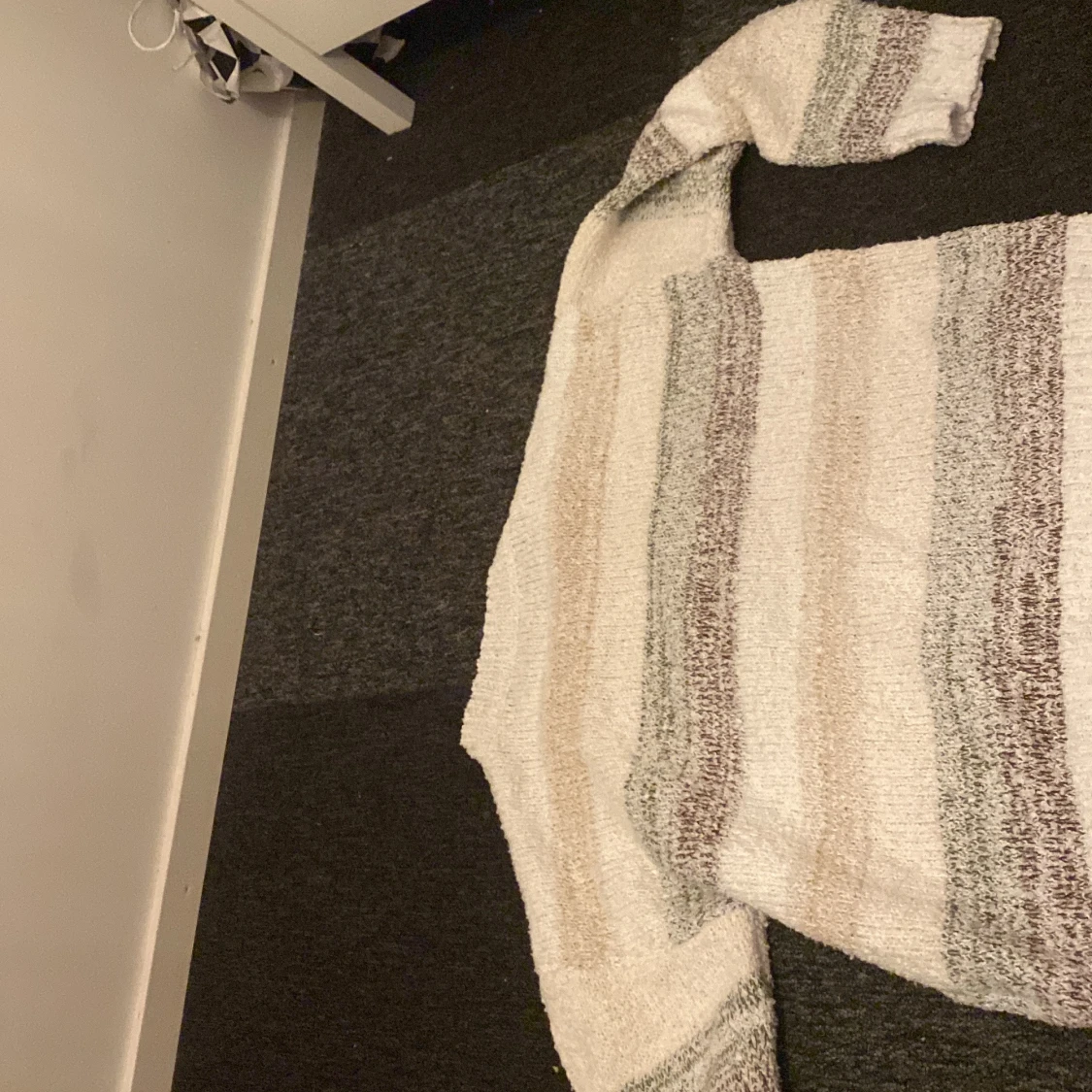 Randig stickad tröja från SHEIN - 1