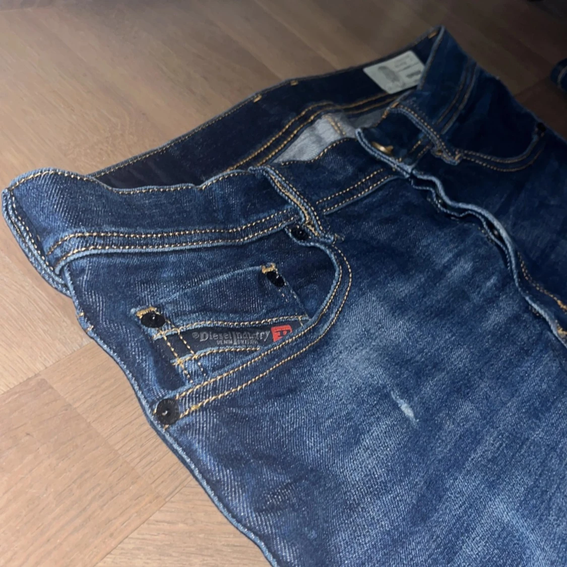 Mörkblå jeans från Diesel
