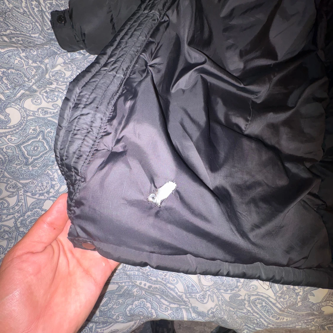 Svart Moncler dunjacka med päls - 3