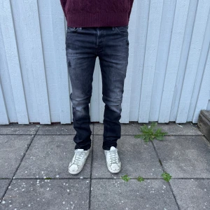 Jack & Jones jeans  - Jack & Jones jeans - Modell: Slim/Glenn - Storlek: W29/L32 - skick: 9/10 - Nypris runt 1000kr 