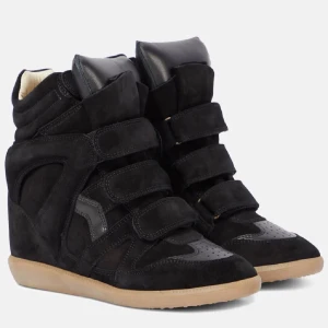 SÖKER ISABELL MARRANT SKOR  - Söker isabell marrant skor runt 1500-2000 helst svarta eller jeansfärgade i strl 38,39 eller 40🥰🥰