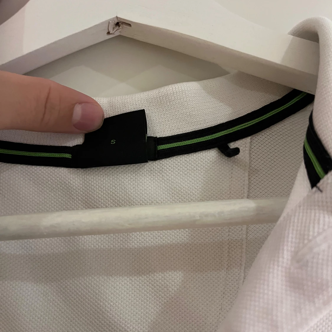 Vit pikétröja från BOSS, storlek S - 1