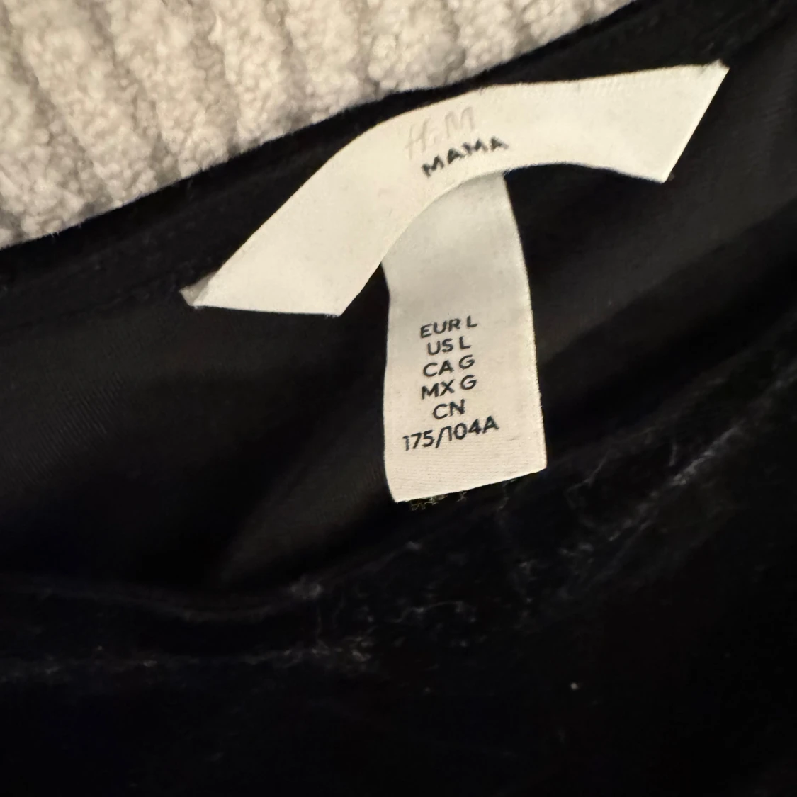 Svart sammetsklänning från H&M Mama - 2