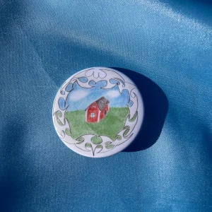 CREST - DRAIN GANG - pin - 1st pin med CREST motiv. Alla GTB/SBE beställningar kommer med foto + drainbabt sticker. Alla beställningar kommer med freebies.