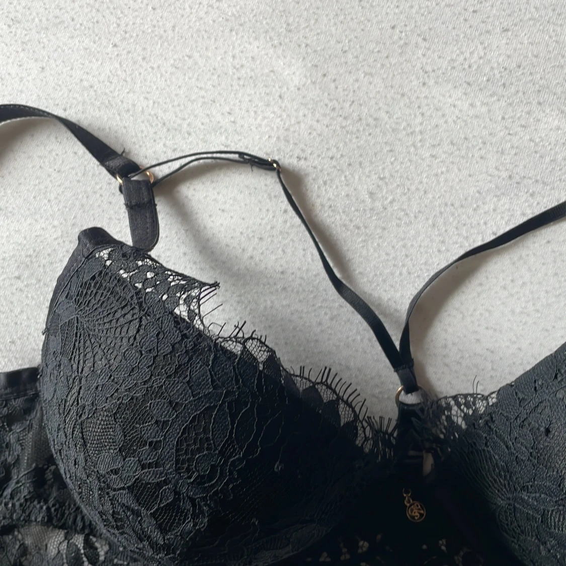Svart spets bh med detaljer - 1