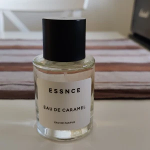 Eau de caramel essnce  - Har testat denna med 4sprut och känner att detta va inte min doft. God i flaskan men ej på min hud tyvärr. 