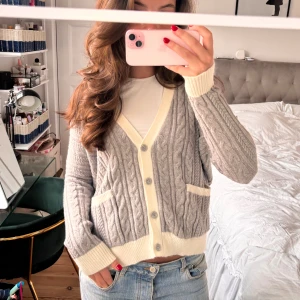 Kofta!  - Snygg Kabelstickad kofta 