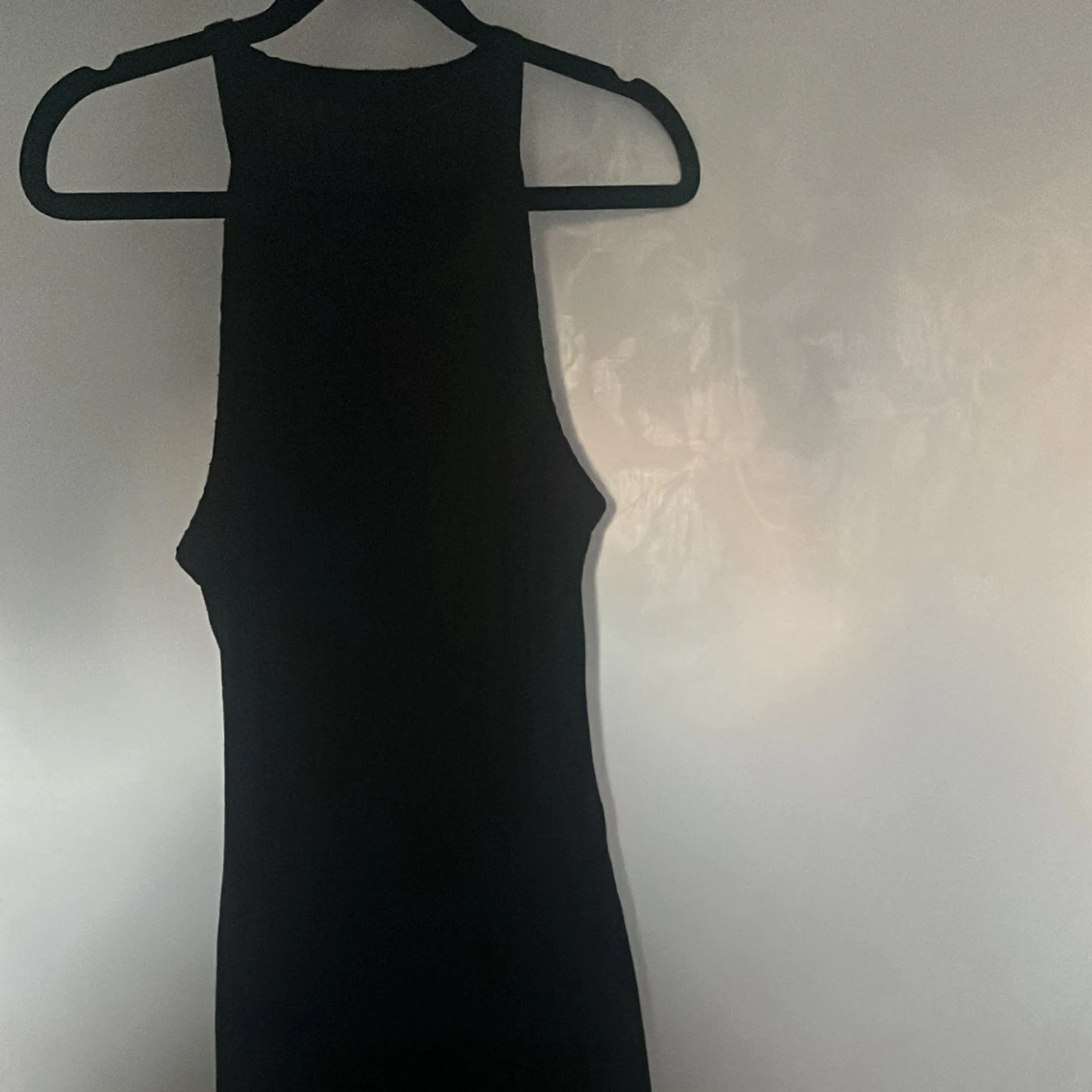 Svart ribbad ärmlös klänning