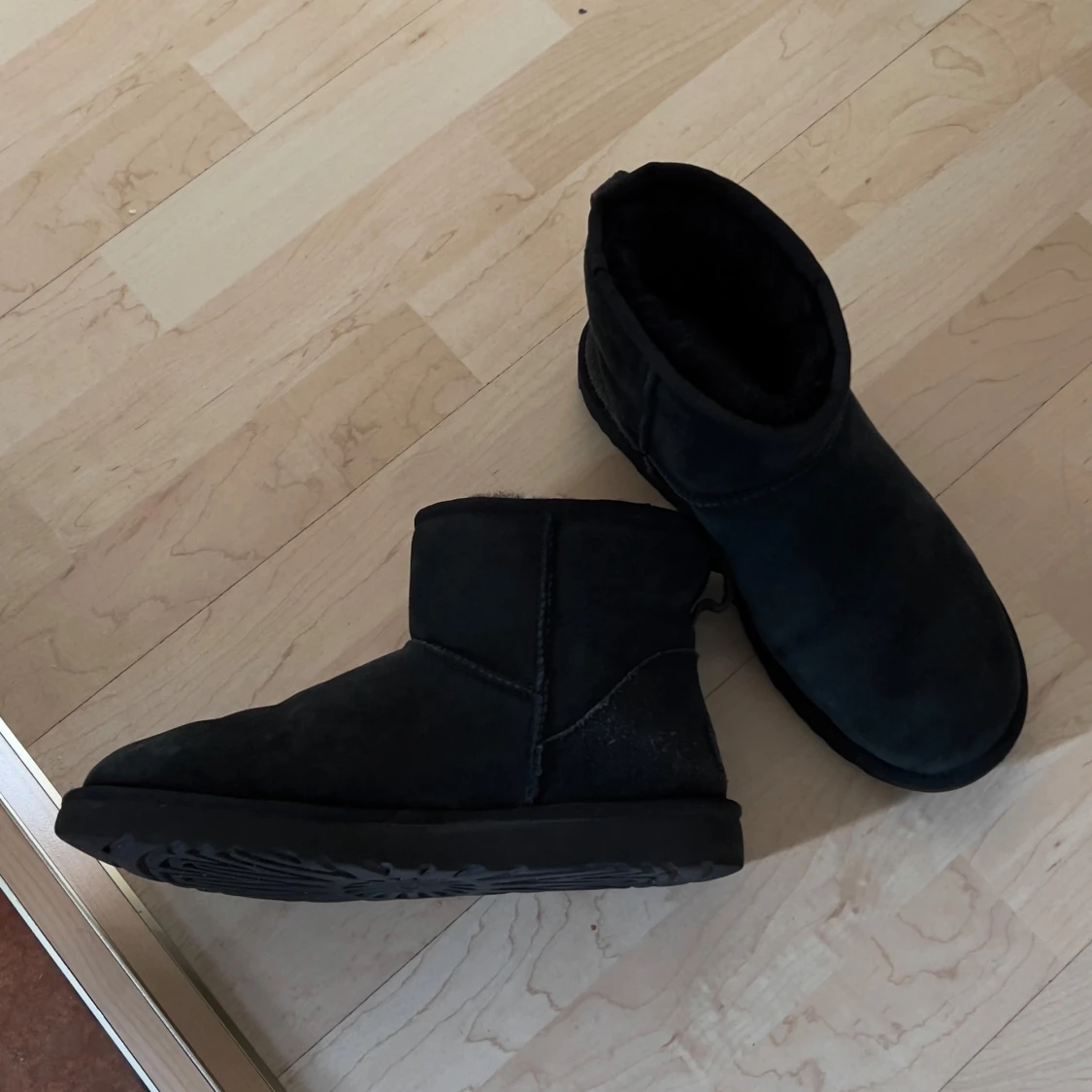 Svarta UGG boots i mocka