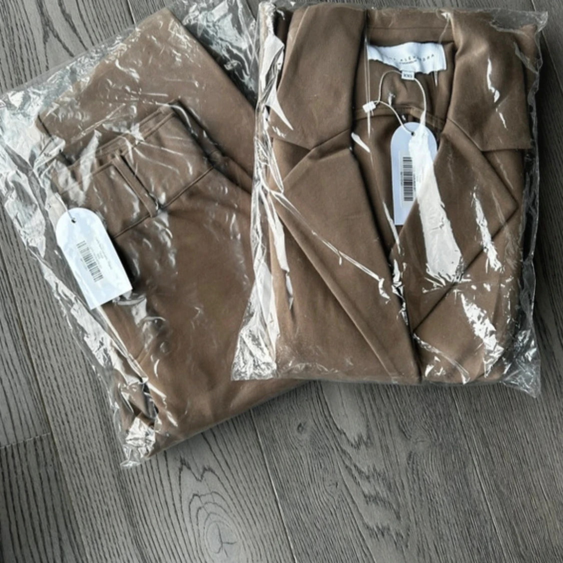 Beige kostym från Sanne Alexandra XXS - 3