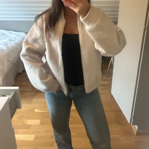 Bomberjacka - Teddy ish liknande bomberjacka från new Yorker 