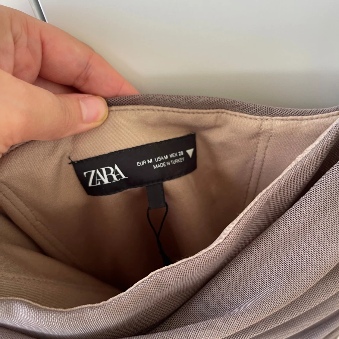 Brun draperad linnetopp från Zara - 2