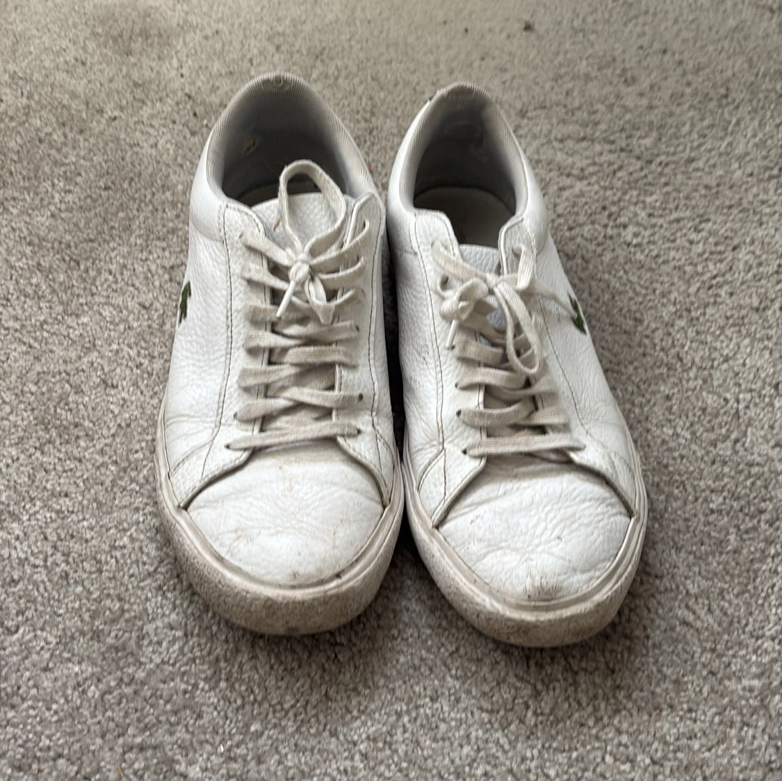 Vita sneakers från Lacoste i skinn - 1