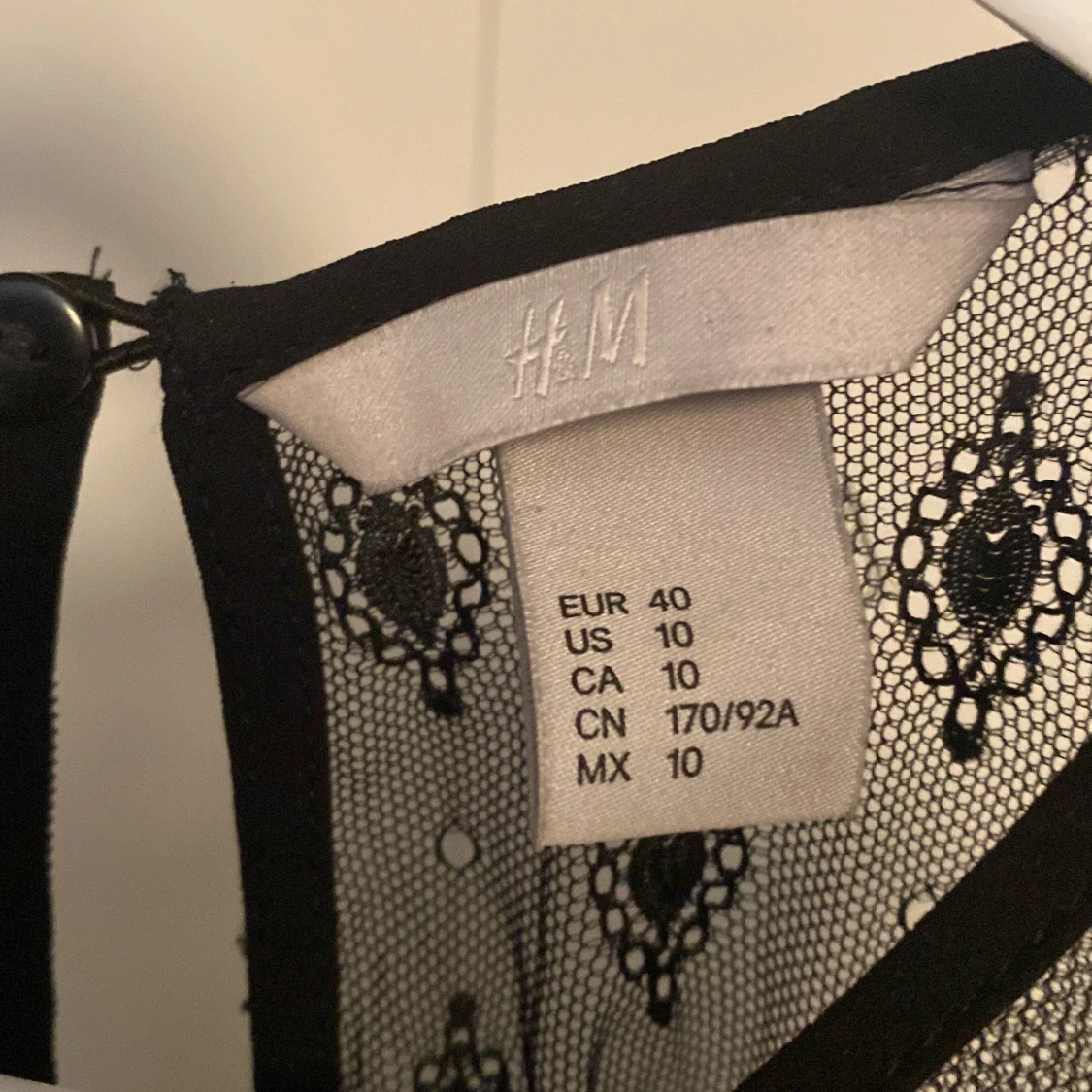 Svart spetsklänning från H&M - 2