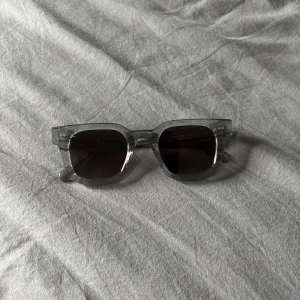 Gråa Chimi glasögon - Ett par gråa chimis, unisex och är nästan helt nya