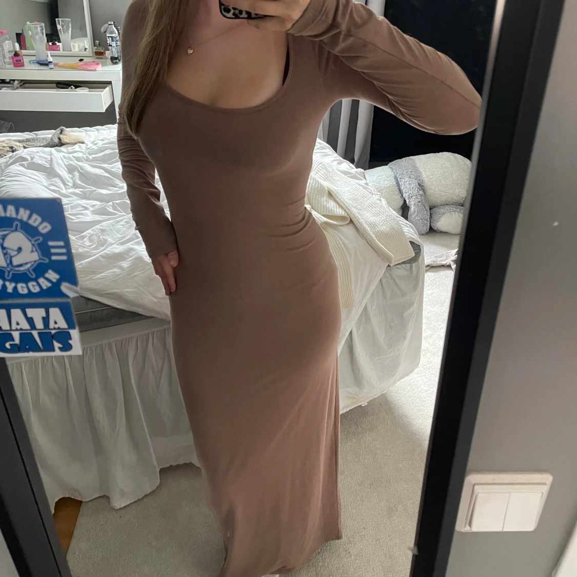 Brun långärmad maxiklänning Nelly XS