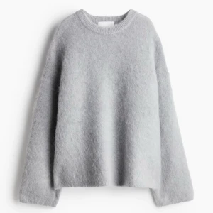 Hm mohair tröja - Säljer denna fina tröjan från hm! Endast använd en gång så superbra skick, storlek M💓💓