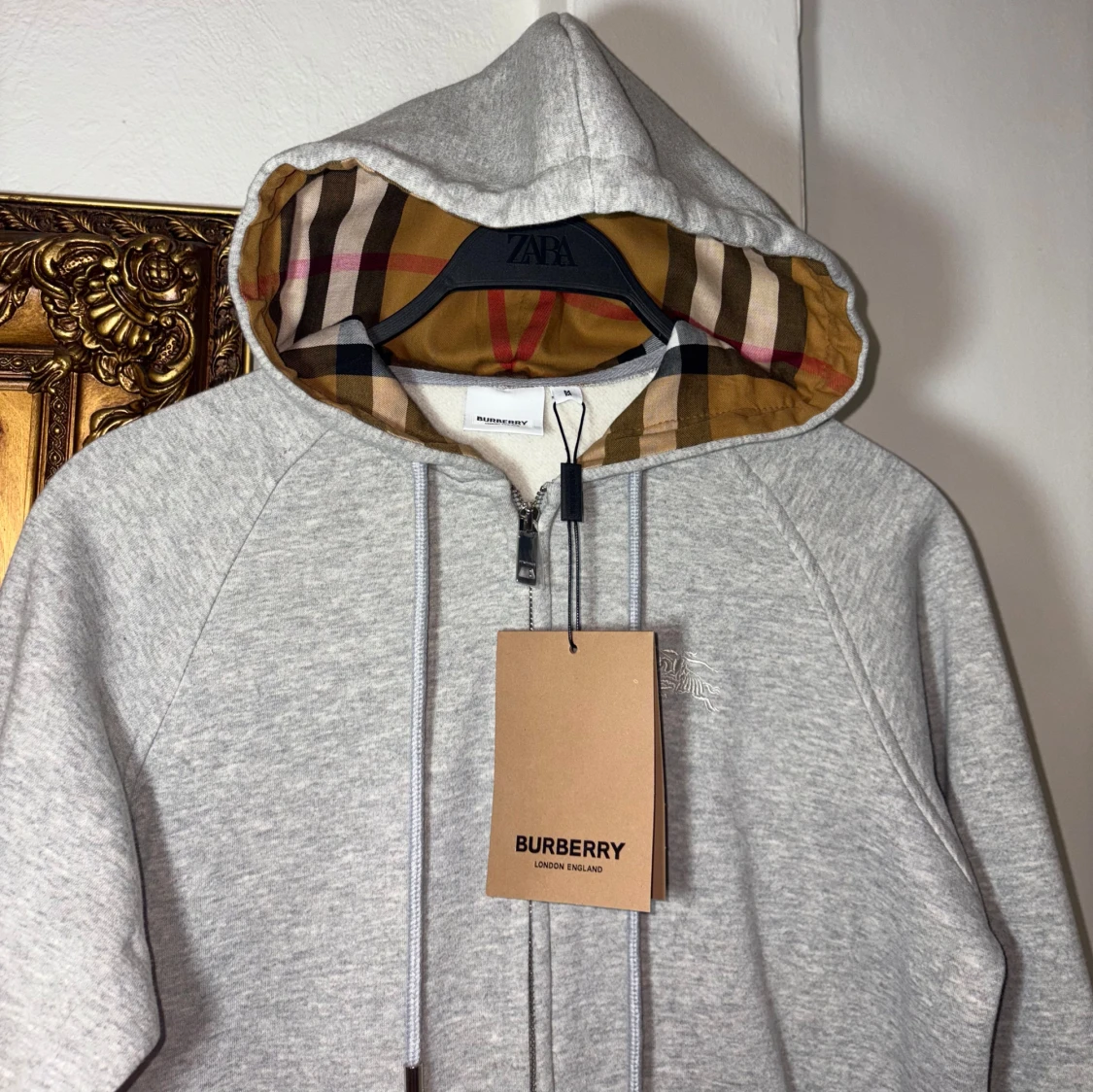 Grå Burberry hoodie med dragkedja - 1