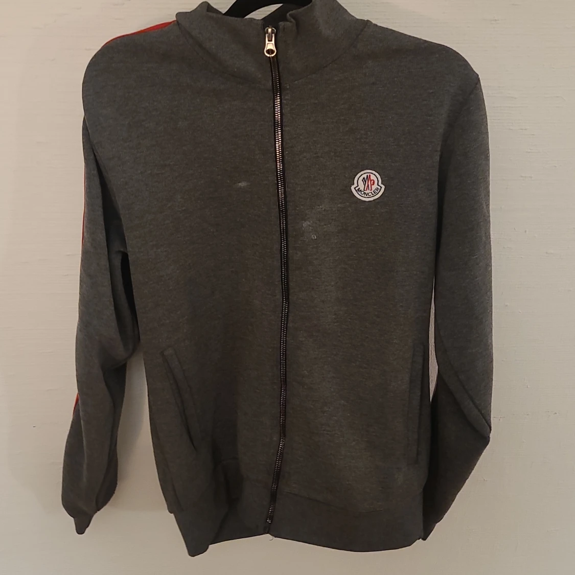 Grå ziptröja från Moncler S - 1