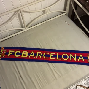 FC Barcelona halsduk randig röd/blå - Priset kan diskuteras vid snabb affär 