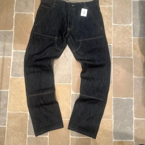 Levi's raw selvedge denim - Baggy Levi's raw slevedge denim jeans. Helt nya i storlek w33 skriv gärna med fler frågor om storlek eller bilder