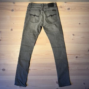 Nudie jeans  - Nudie jeans (Skinny lin) | Storlek: W28 L32 | Skick: 8/10 | Hör gärna av er vid frågor och funderingar! Pris går att diskutera vid smidig affär🤗