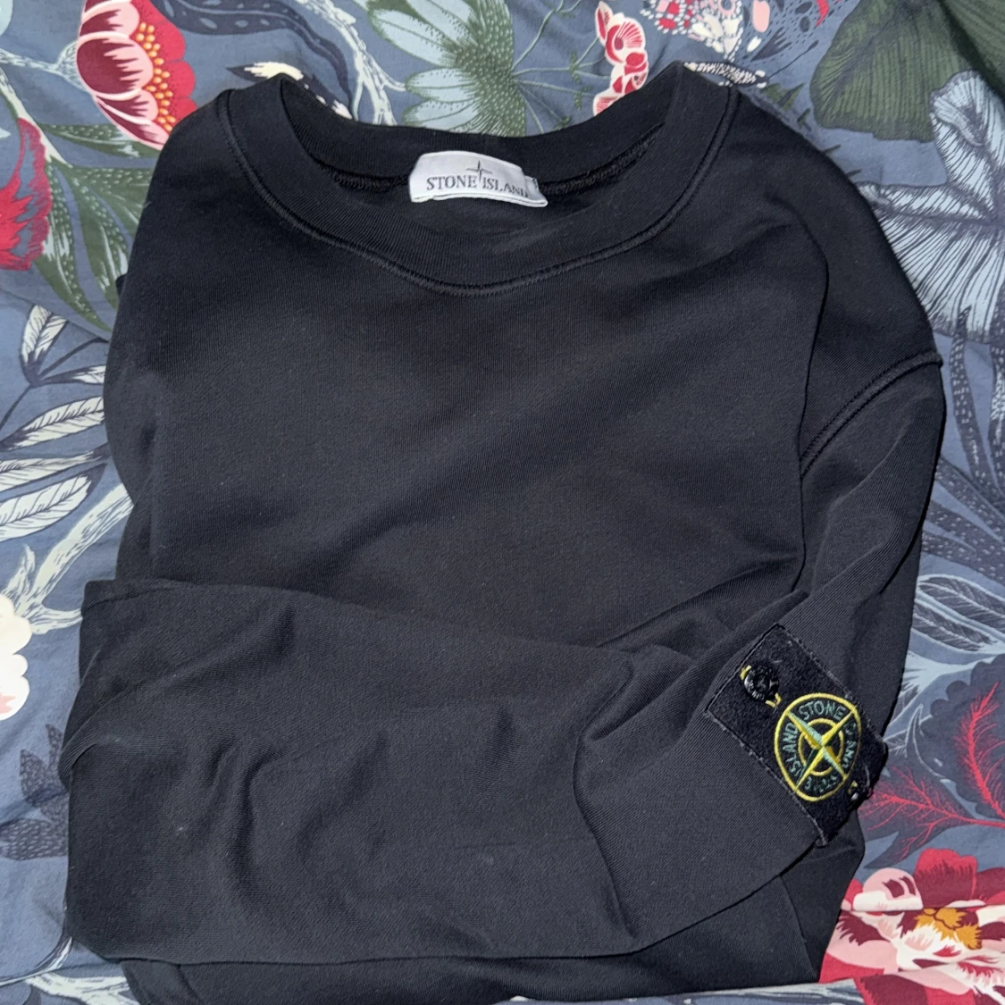 Svart sweatshirt från Stone Island - 1