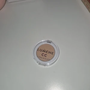 Concealer - Colour correcting concealer i puder form, oanvänd och oöppnad