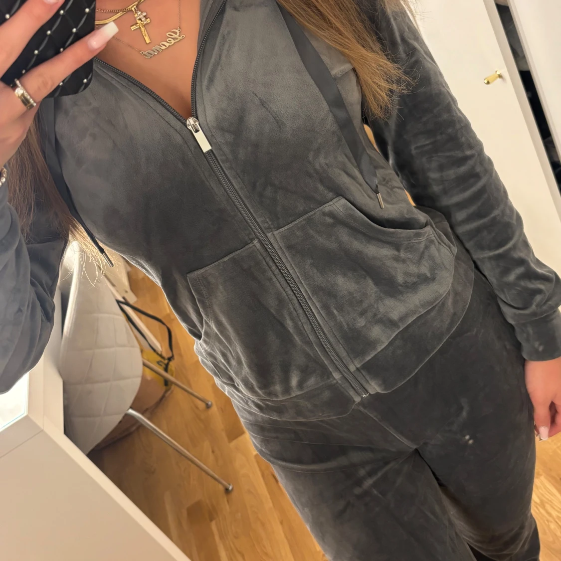 Mörkgrå velour set Gina Tricot - 2