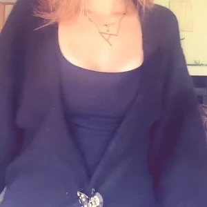 Svart kofta från Lindex - Säljer den  virala Lindex koftan i svart, köpt för 800! Pris kan diskuteras vid snabb affär!💗💗 