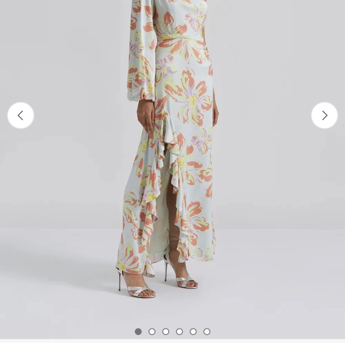 Långklänning By Malina med volang