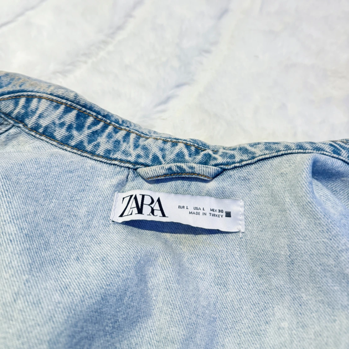 Ljusblå croppad jeansjacka från Zara - 2