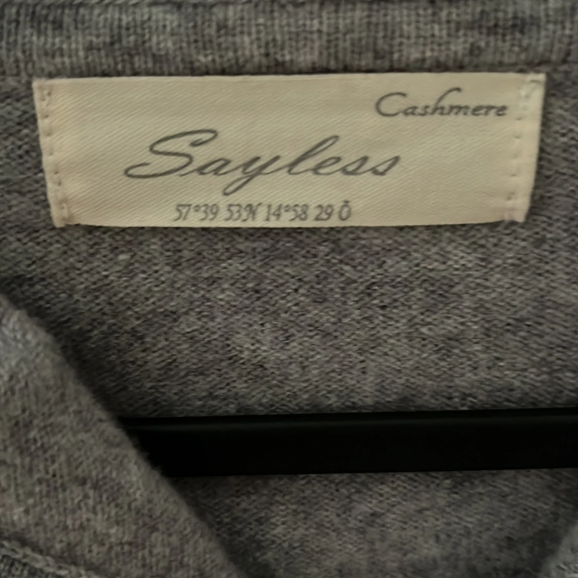 Grå kashmirhoodie från Sayless, M - 1