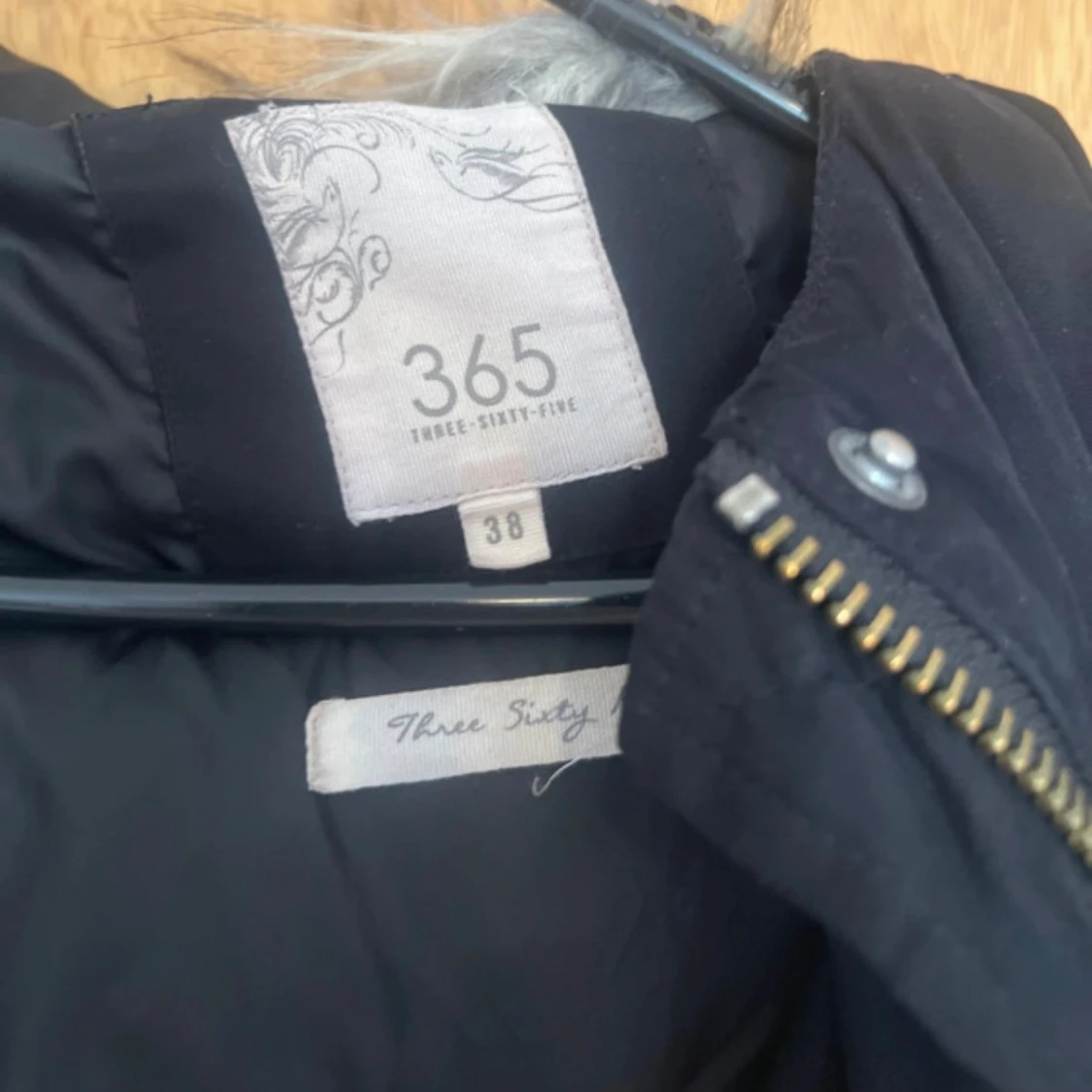 Svart pufferjacka från 365, strl 38 - 2