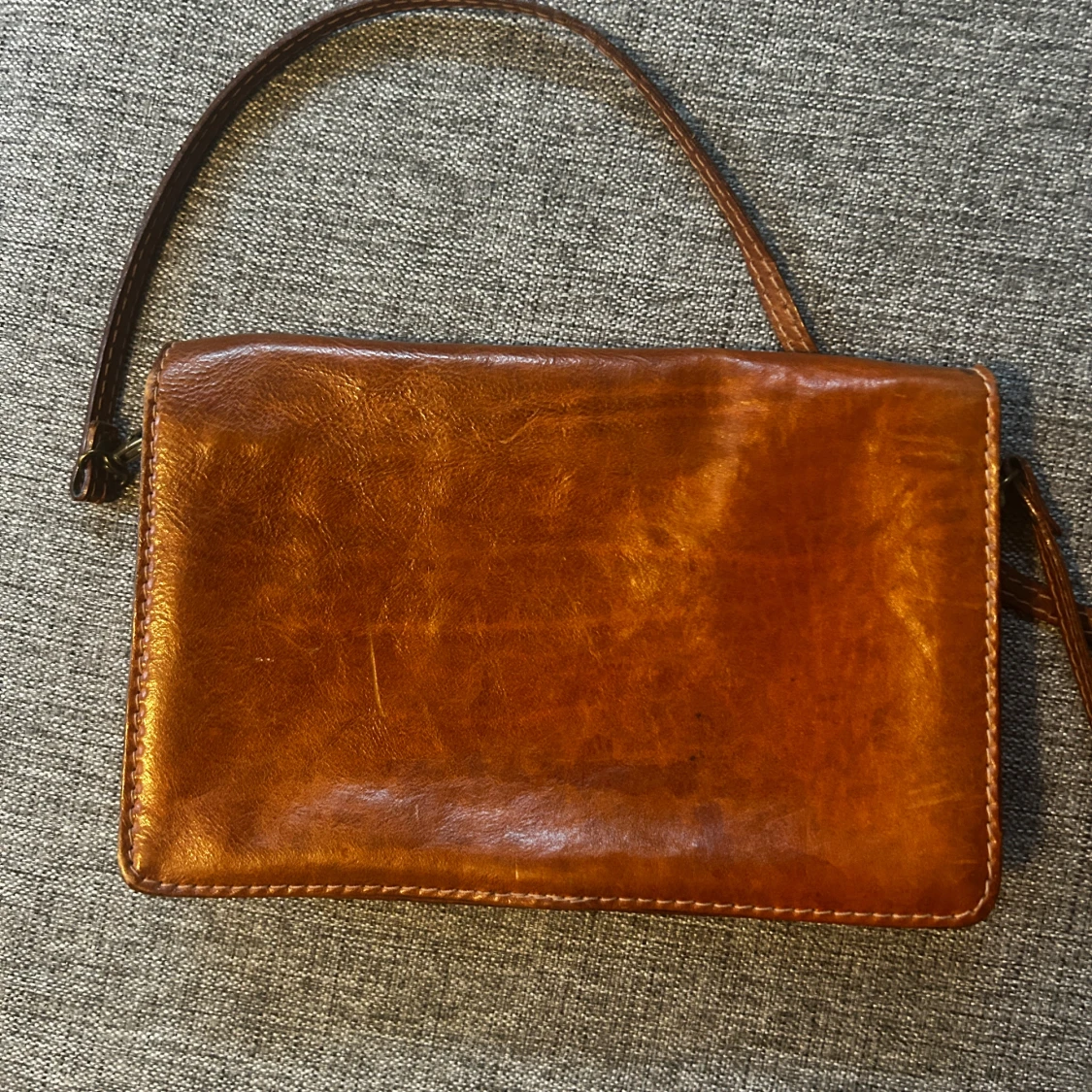 Brun axelväska i skinn från The Bridge - 1