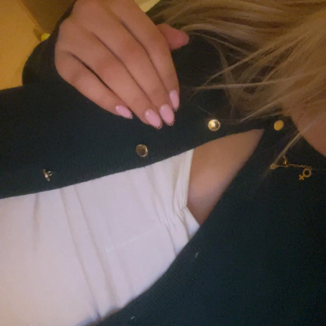 Mörkgrön kofta med guldknappar - 2