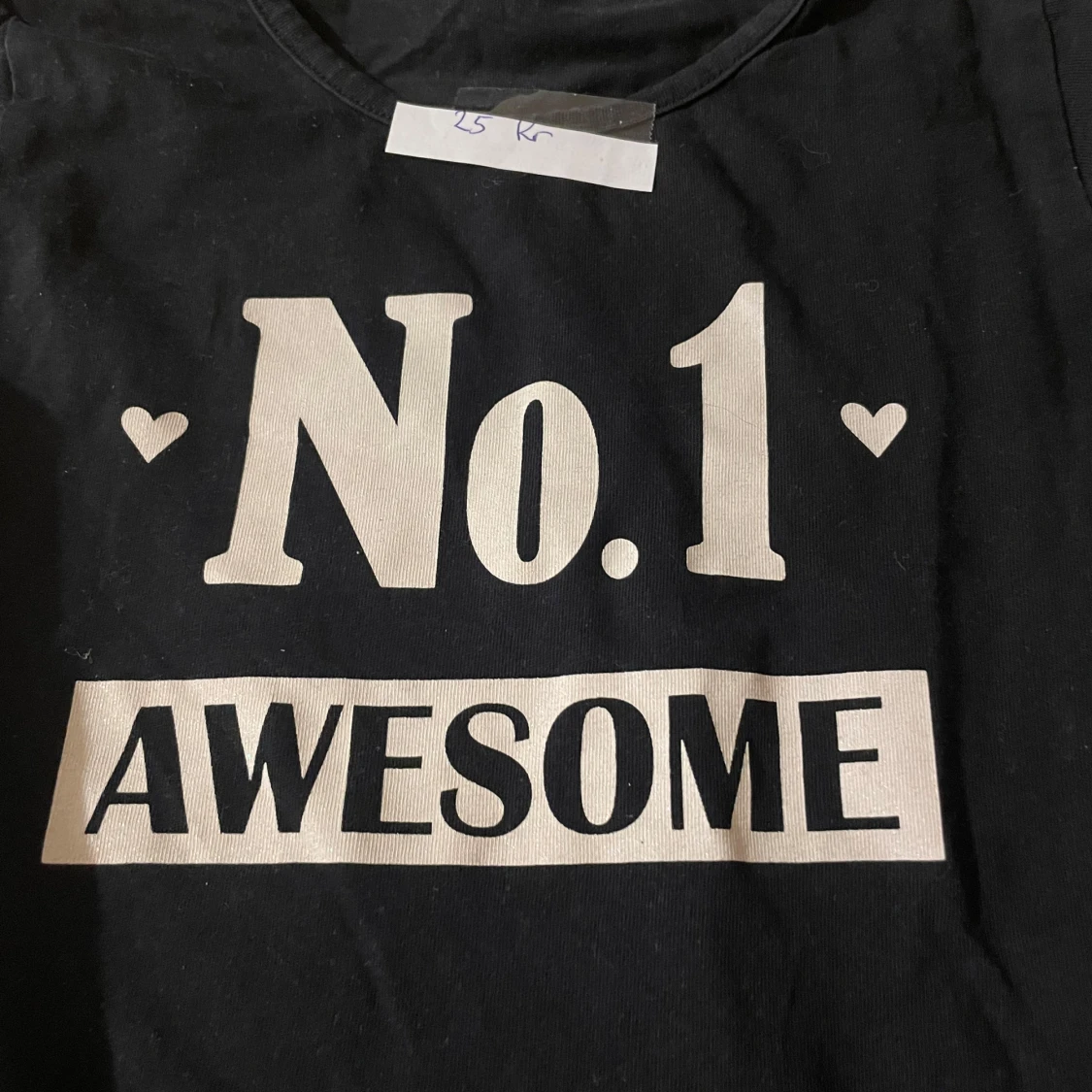 Svart klänning med text No.1 Awesome - 2