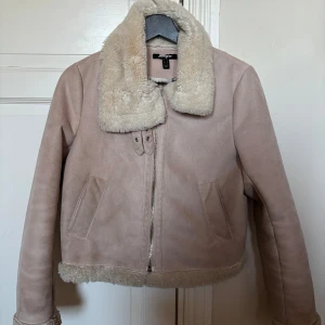 En jättefin Beige jacka - Snygg beige jacka Perfekt för kalla dagar💕