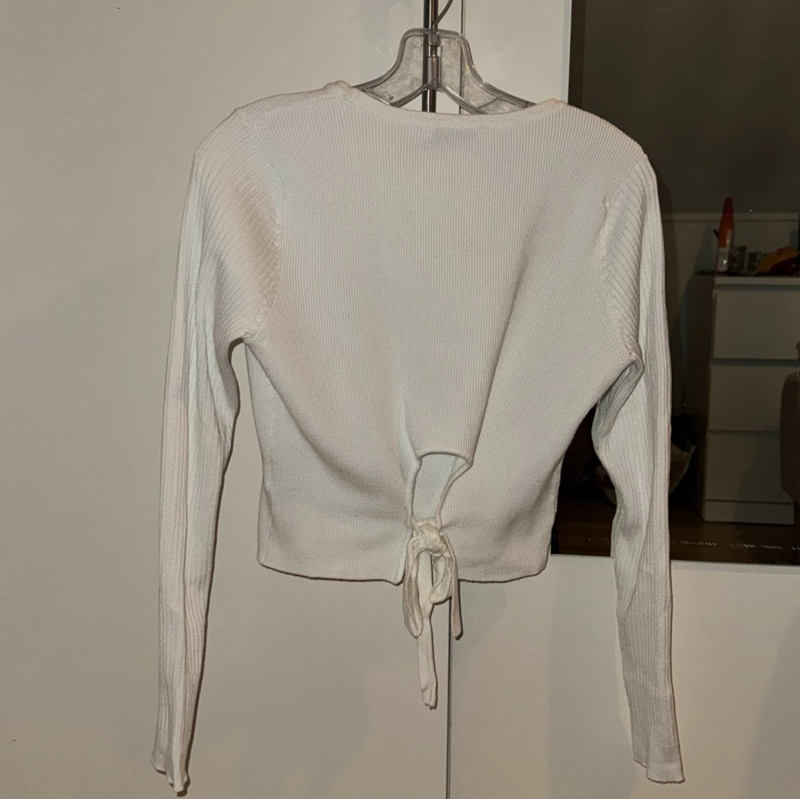 Vit ribbad croppad topp från NA-KD - 1