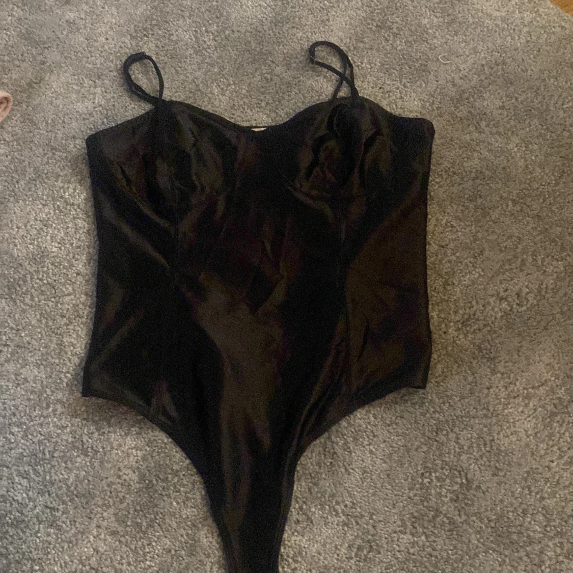 Svart body från H&M