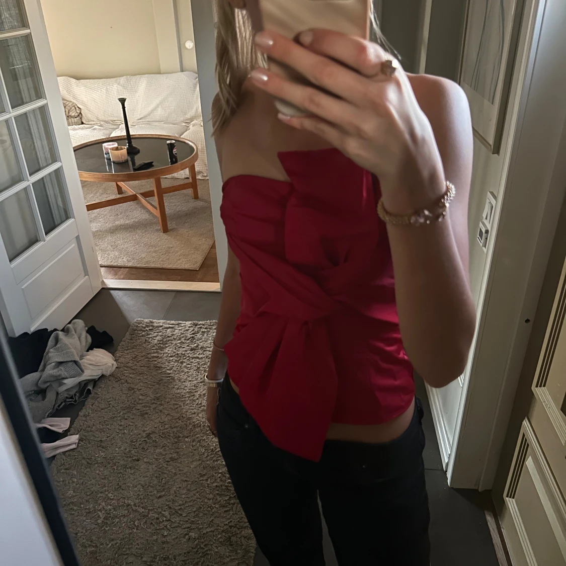 Röd axelbandslös topp med rosett H&M - 3