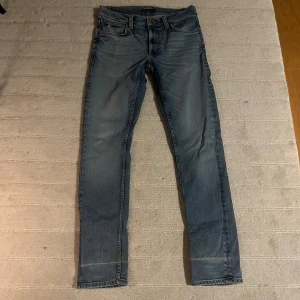Nudie jeans - Snygga jeans i storlek 29/32.