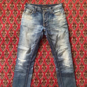 Nudie jeans Thinn Finn - Hej! Nu ligger dessa Nudie jeans i modellen Thinn Finn ute! Storleken är 29:32 och de är i gott skick! Hör av dig vid frågor!