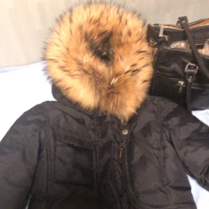 Hollies jacka, ny, 36 - Brand new, bought online, didnt fit like I wanted